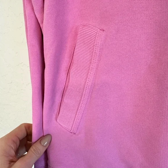 Lilly Pulitzer Lilac Rose BEACH COMBER PULLOVER Crewneck Size M - Picture 4 of 6